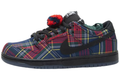 Nike SB x Nardwuar Dunk Low “Tartan”