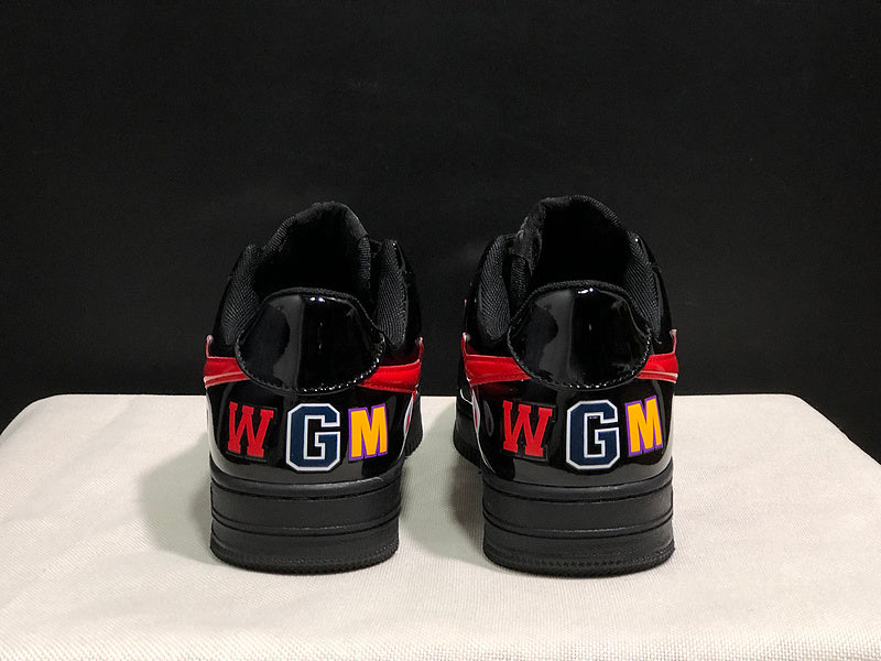 Black & Red Shark-Graphic Star-Detail Low-Top Sneakers