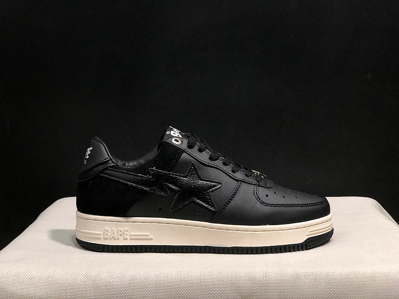 Black & Cream Star-Detail Low-Top Sneakers