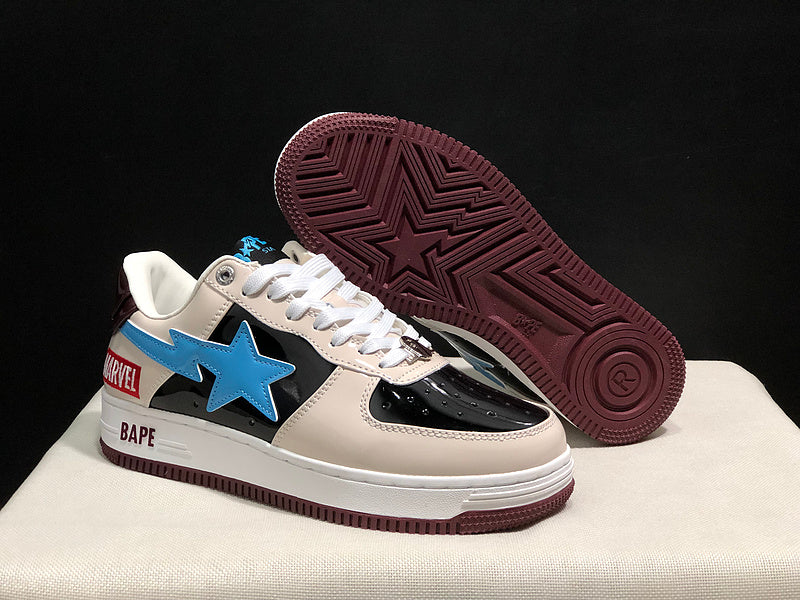 Cream & Black Blue-Star Low-Top Sneakers