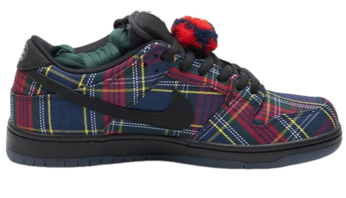 Nike SB x Nardwuar Dunk Low “Tartan”