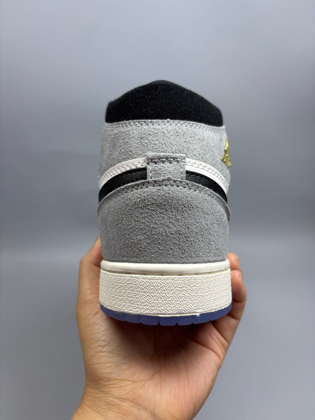 Air Jordan 1 High “Star Grey”